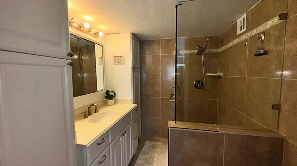 $2,800 | 1630 North Ocean Boulevard, Pompano Beach, FL 33062