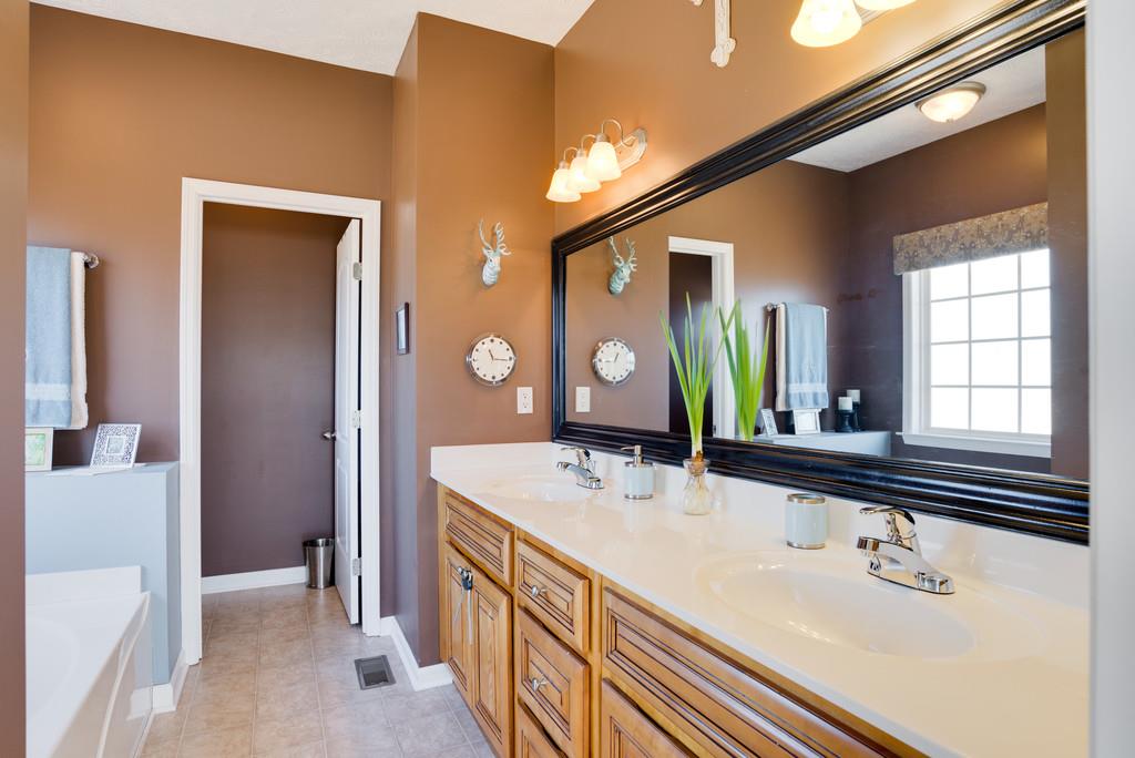 4498 Dean Road Chapel Hill, TN 37034 - Photo 14 of 30 Master Bath with double vanities.