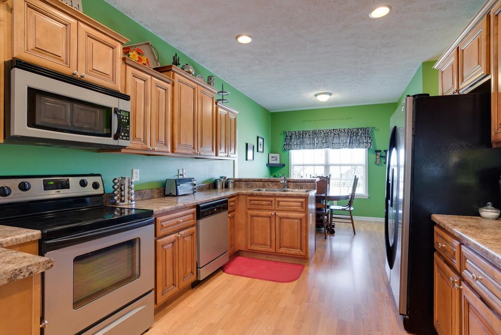4498 Dean Road Chapel Hill, TN 37034 - Photo 6 of 30 Large Kitchen! Lots of counter space for cooking!
