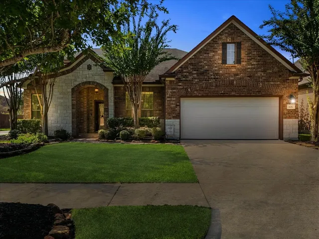 $479,900 | 606 West Fork, Webster, TX 77598