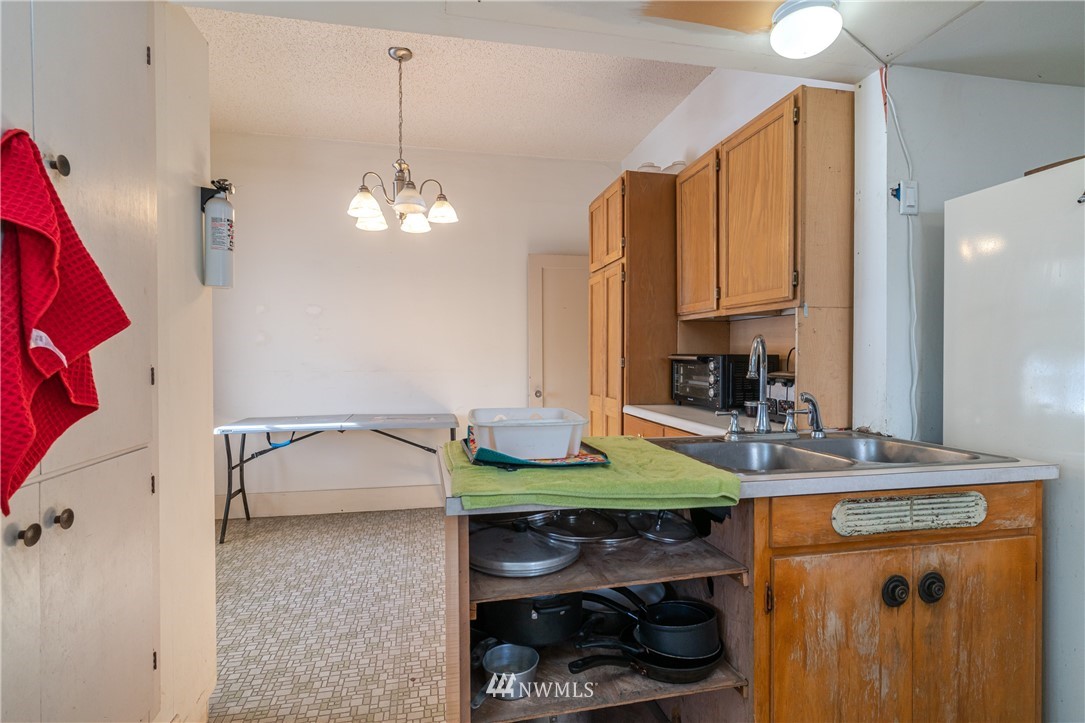 1107 Washington Street Wenatchee, WA 98801 - Photo 11 of 38