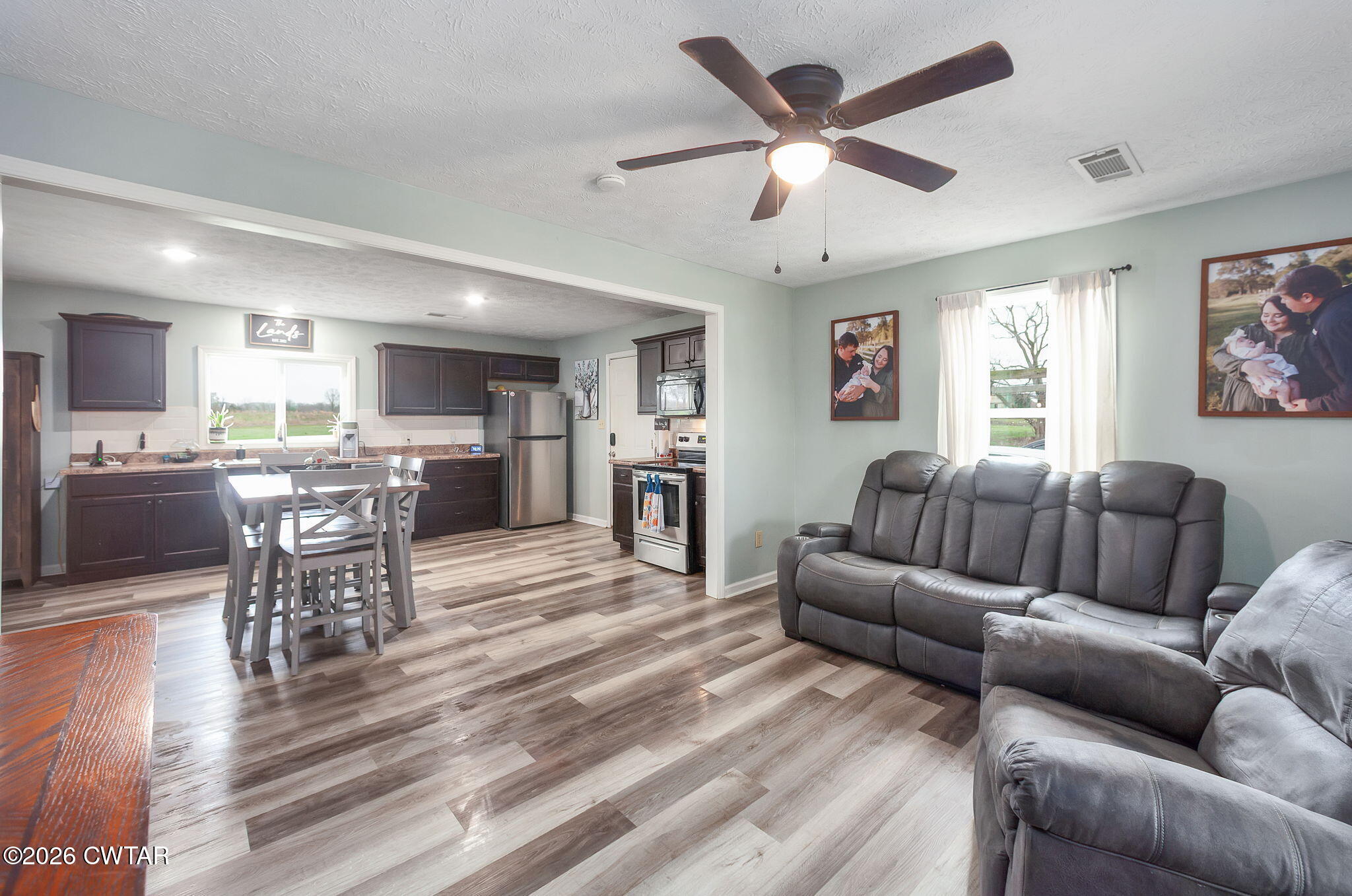 919 Bratt Thomas Road Brownsville, TN 38012 - Photo 18 of 29 a living room with furniture and kitchen view