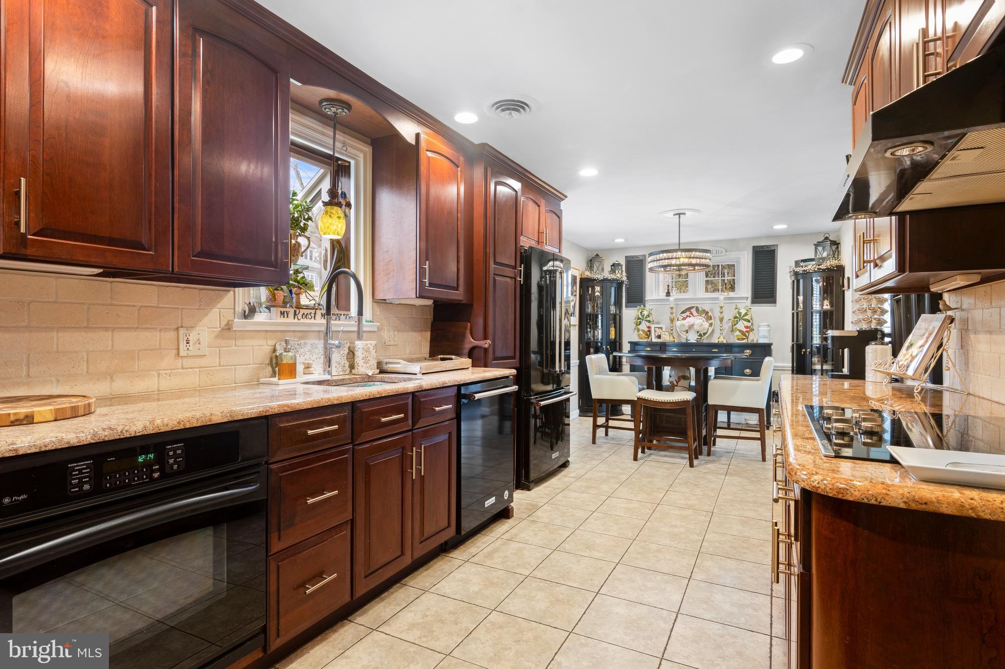 200 Summit Road Springfield, PA 19064 - Photo 2 of 26