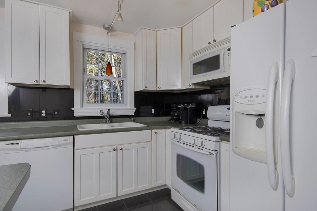 69 Leighton Road Falmouth, ME 04105 - Photo 4 of 35 Photo