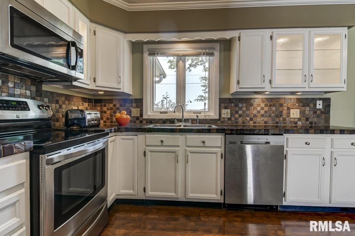 79 Roundtable Road Springfield, IL 62704 - Photo 12 of 43