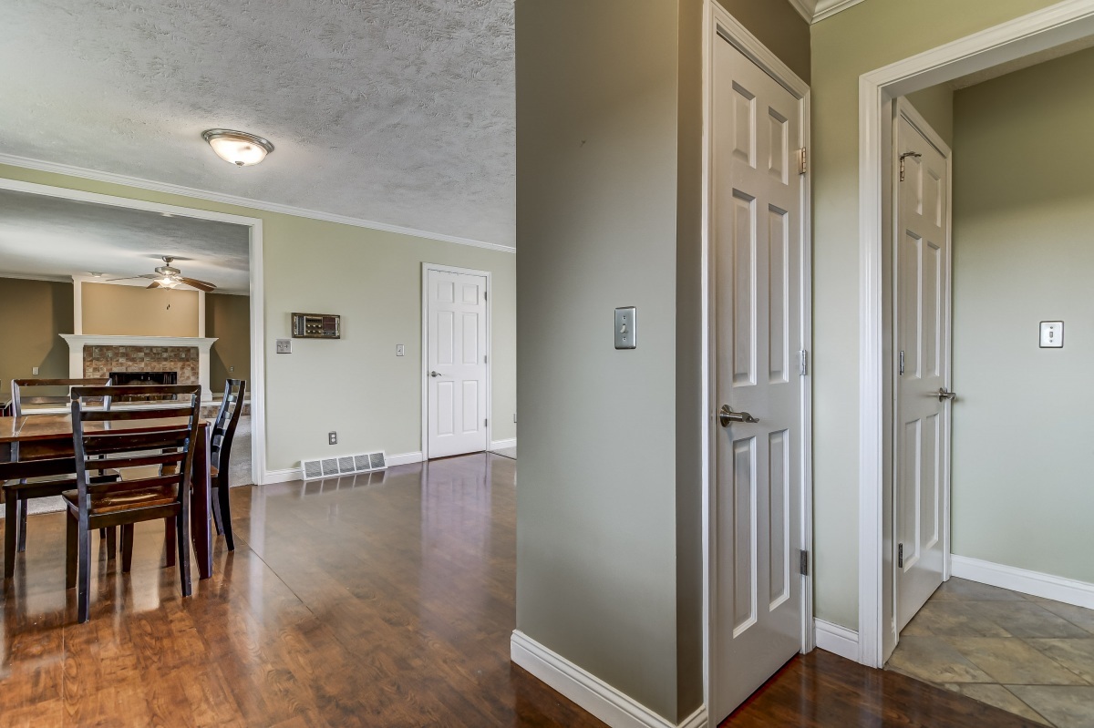 79 Roundtable Road Springfield, IL 62704 - Photo 13 of 43