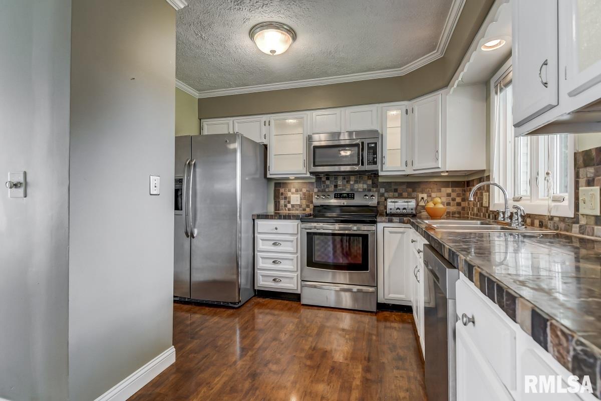 79 Roundtable Road Springfield, IL 62704 - Photo 14 of 43