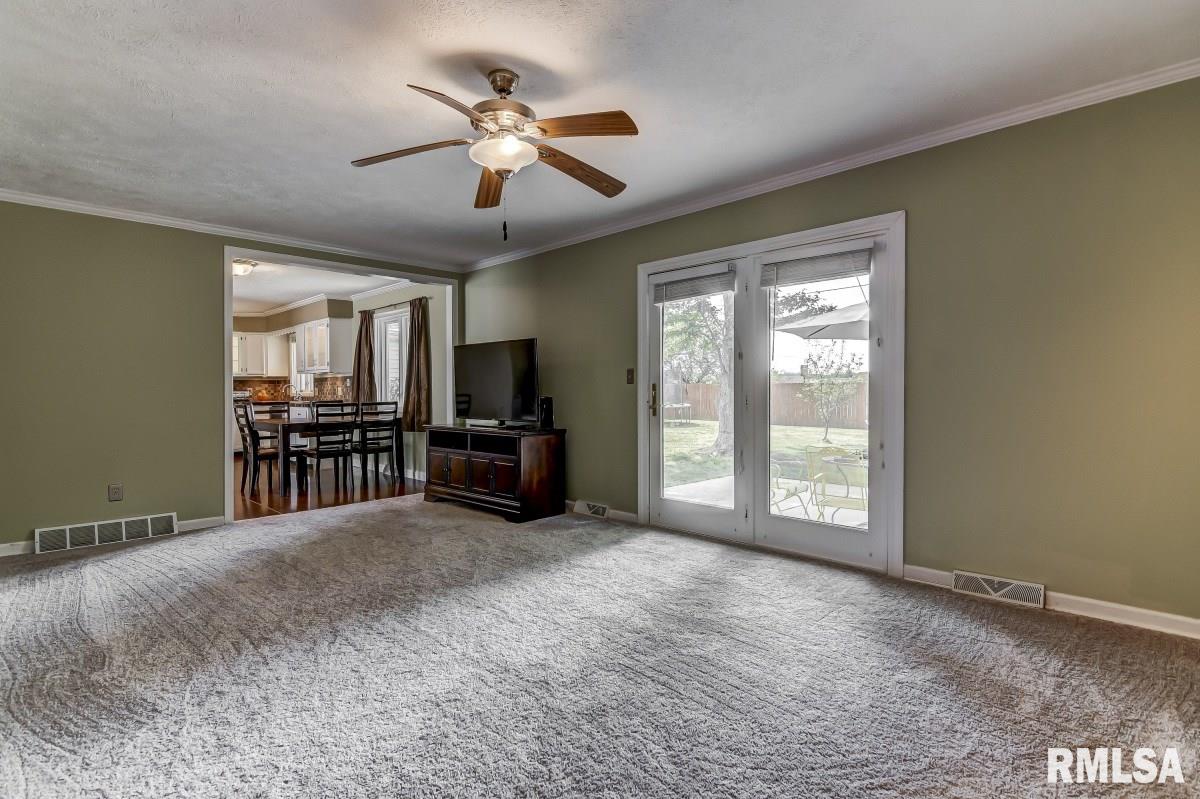 79 Roundtable Road Springfield, IL 62704 - Photo 7 of 43