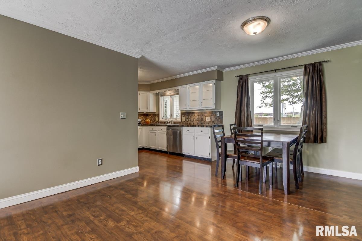 79 Roundtable Road Springfield, IL 62704 - Photo 10 of 43
