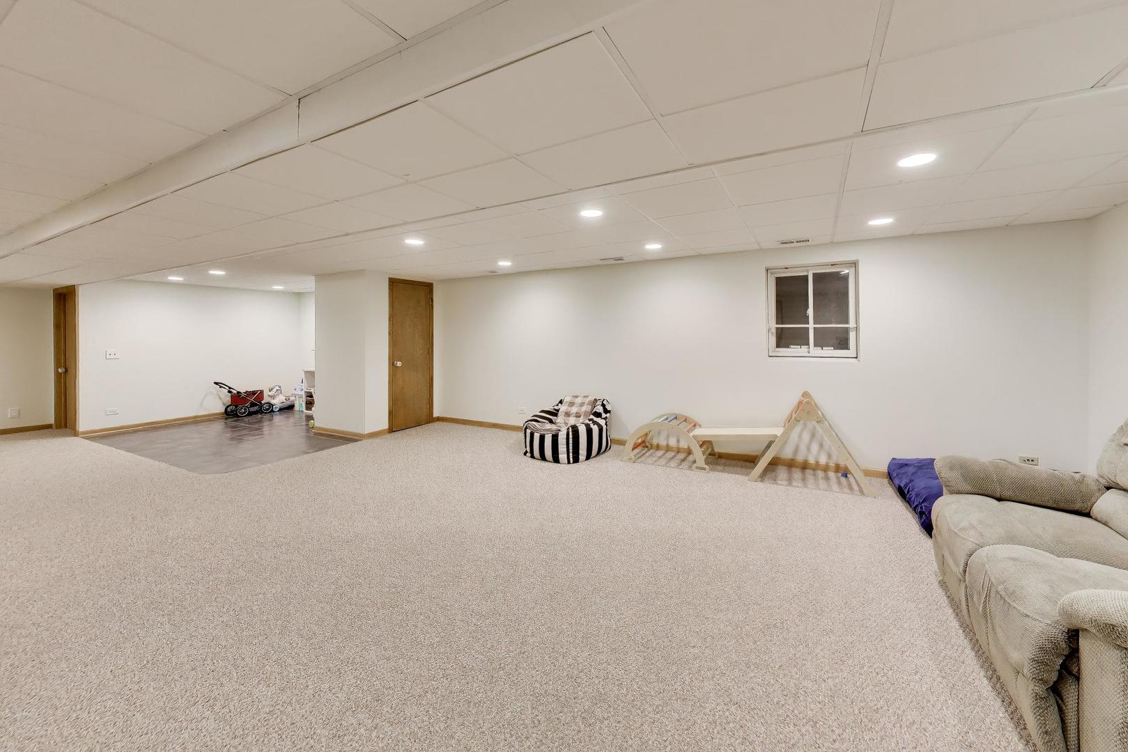 1104 Nottingham Lane Elgin, IL 60120 - Photo 35 of 59