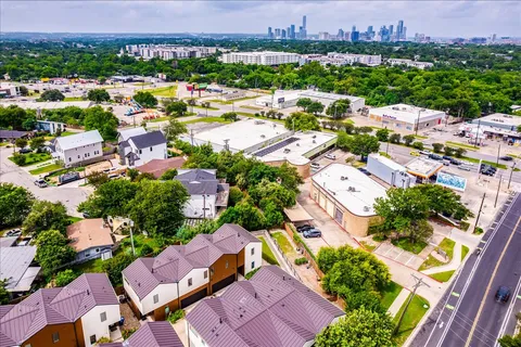 $600,000 | 1931 East 38th 1/2 Street, Unit 62, Austin, TX 78723