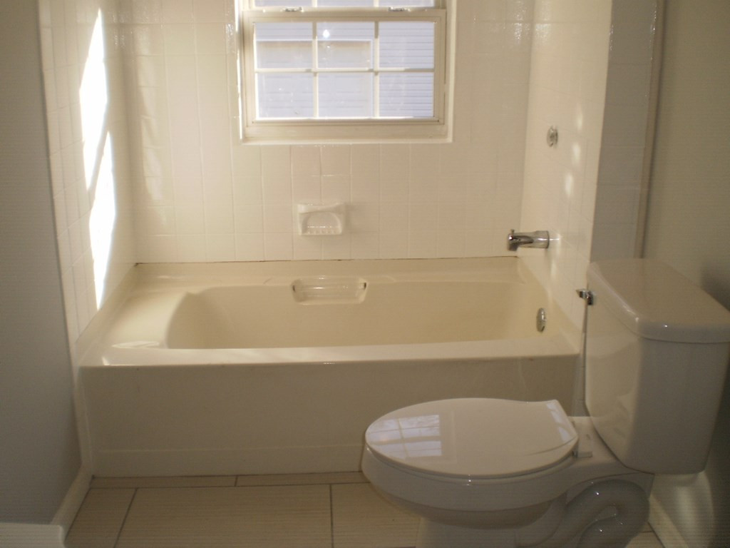 925 Cobb Road Evans, GA 30809 - Photo 11 of 20 Downstairs bathroom