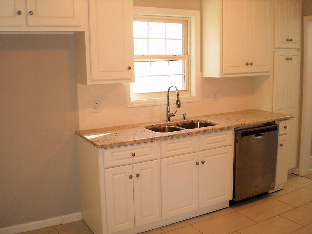 925 Cobb Road Evans, GA 30809 - Photo 3 of 20 New custom cabinets
