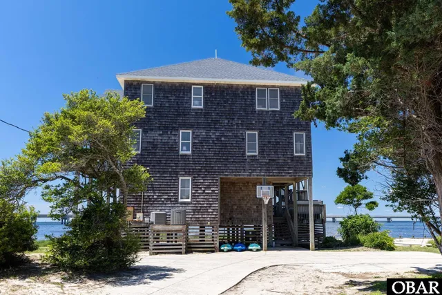 $875,000 | 23165 Wimble Shoals Drive, Rodanthe, NC 27968