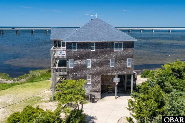 $875,000 | 23165 Wimble Shoals Drive, Rodanthe, NC 27968