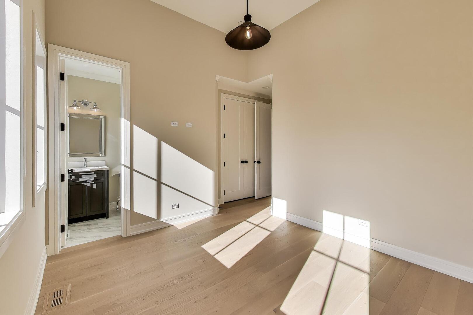 2213 West Huron Street Chicago, IL 60612 - Photo 32 of 42 a view of an entryway with staircase