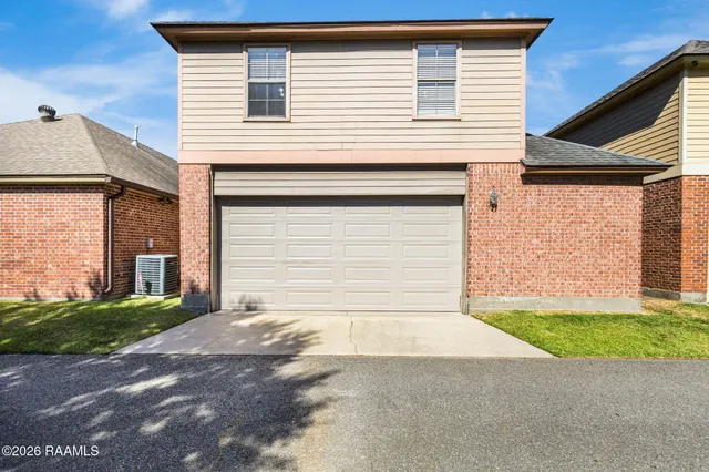 $320,000 | 117 Warmstone Bridge Drive, Lafayette, LA 70508