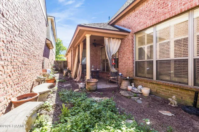 $320,000 | 117 Warmstone Bridge Drive, Lafayette, LA 70508