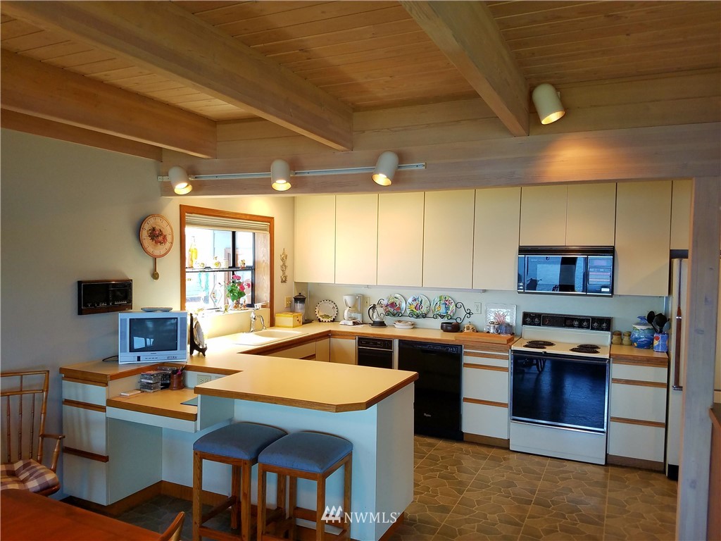 390 Cronquist Road Allyn, WA 98524 - Photo 9 of 25 Gallery Image 9