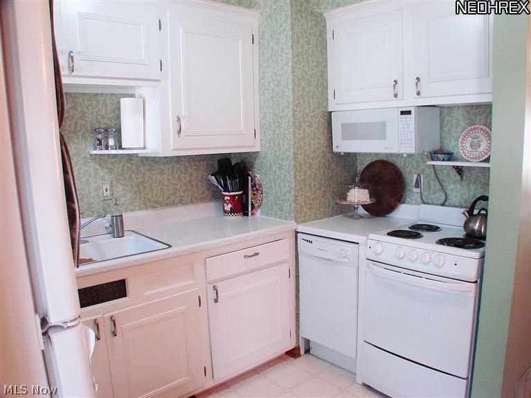 4989 North Barton Road Cleveland, OH 44124 - Photo 7 of 18 Gallery Image 7
