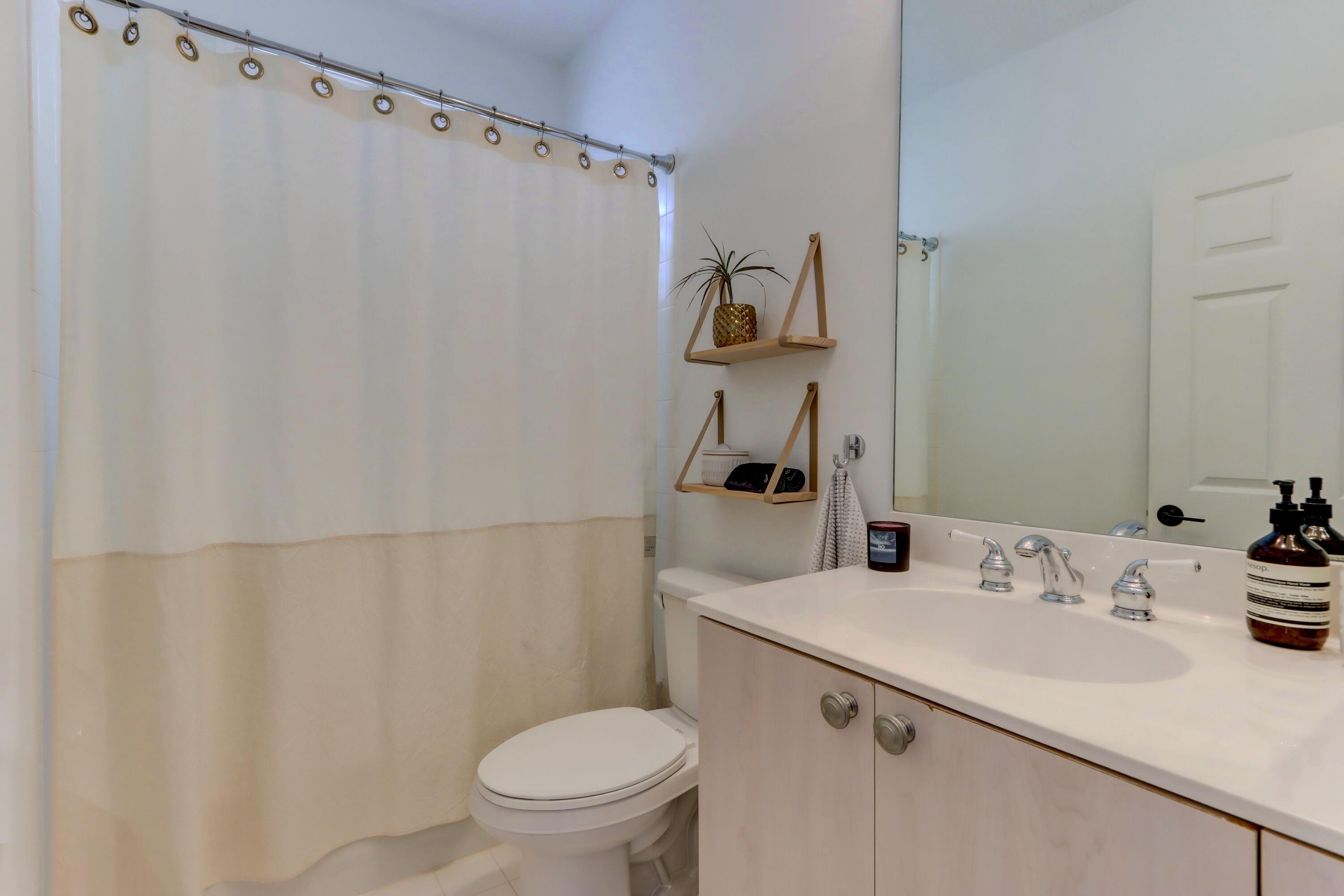 6644 Northwest 42nd Way Boca Raton, FL 33496 - Photo 11 of 34 Bathroom 2
