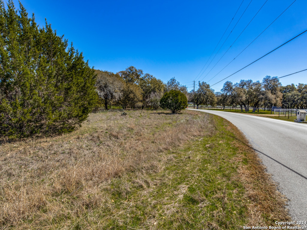 7911 Silver Spur Trail Boerne, TX 78015 - Photo 8 of 12