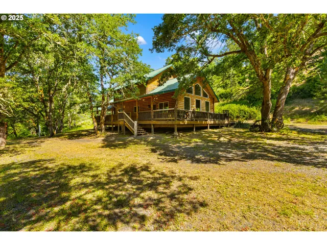 $699,000 | 1470 East Willis Creek Road, Winston, OR 97496