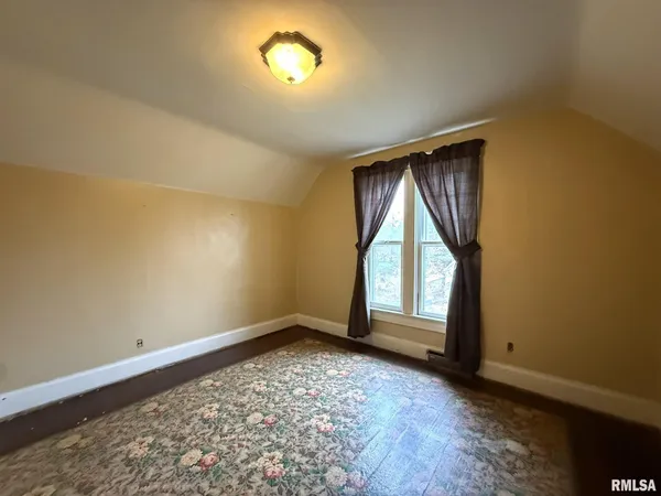 $54,900 | 796 Peck Street, Galesburg, IL 61401