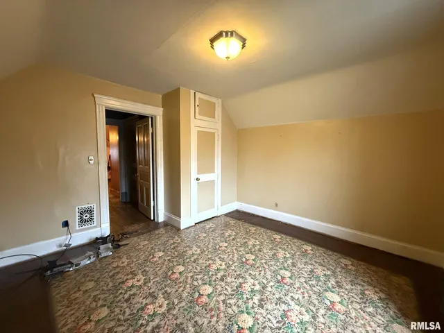 $54,900 | 796 Peck Street, Galesburg, IL 61401