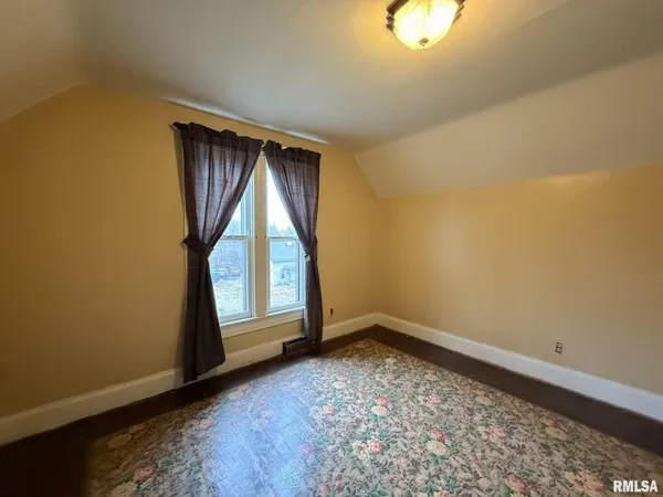 $54,900 | 796 Peck Street, Galesburg, IL 61401