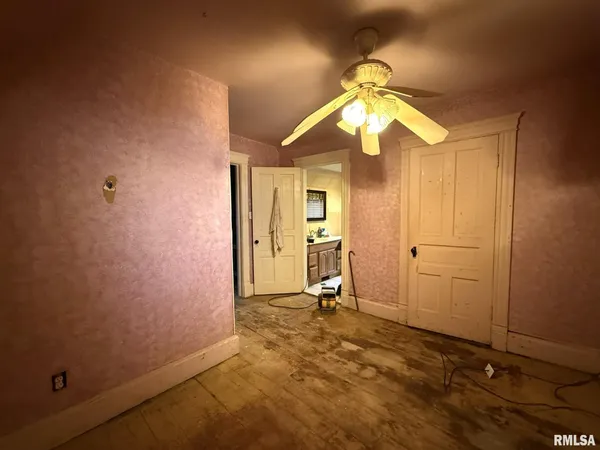 $54,900 | 796 Peck Street, Galesburg, IL 61401