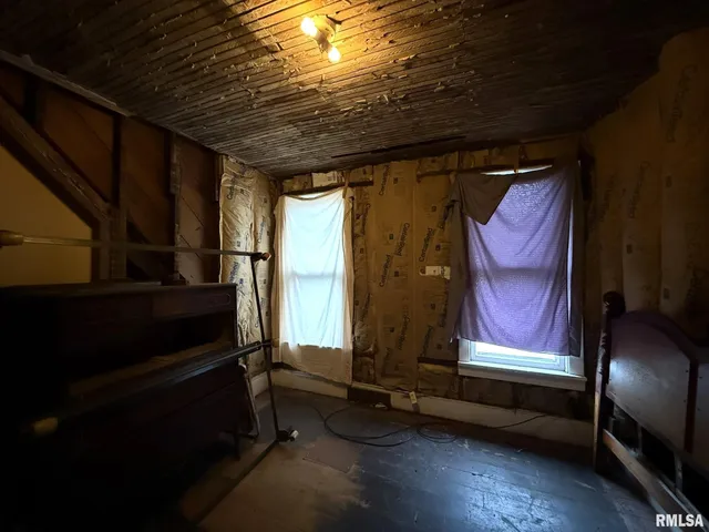 $54,900 | 796 Peck Street, Galesburg, IL 61401