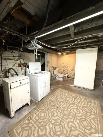 $54,900 | 796 Peck Street, Galesburg, IL 61401
