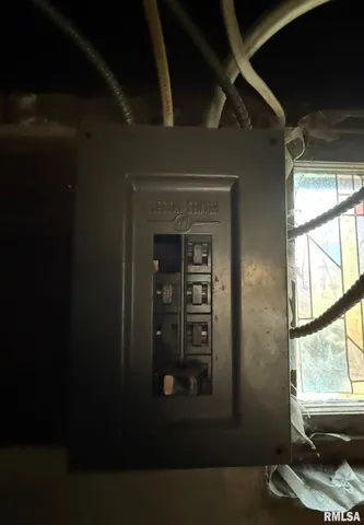 $54,900 | 796 Peck Street, Galesburg, IL 61401