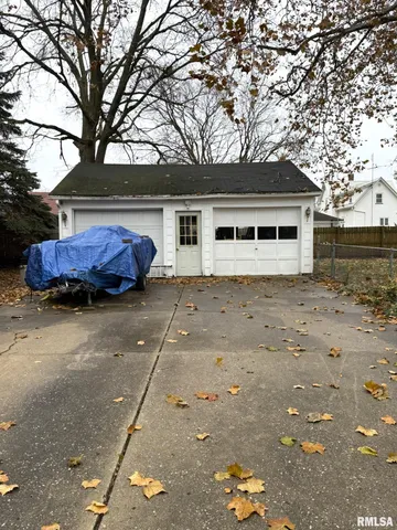 $54,900 | 796 Peck Street, Galesburg, IL 61401