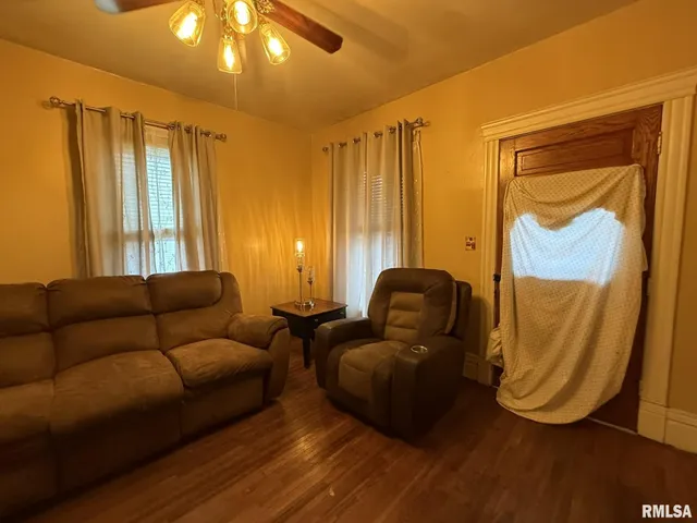 $54,900 | 796 Peck Street, Galesburg, IL 61401