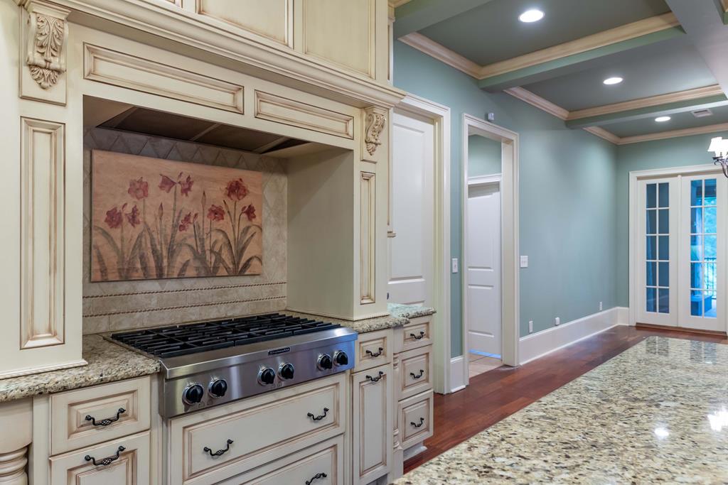 311-5 Double Churches Road Columbus, GA 31904 - Photo 18 of 44 Gourmet gas cooker.