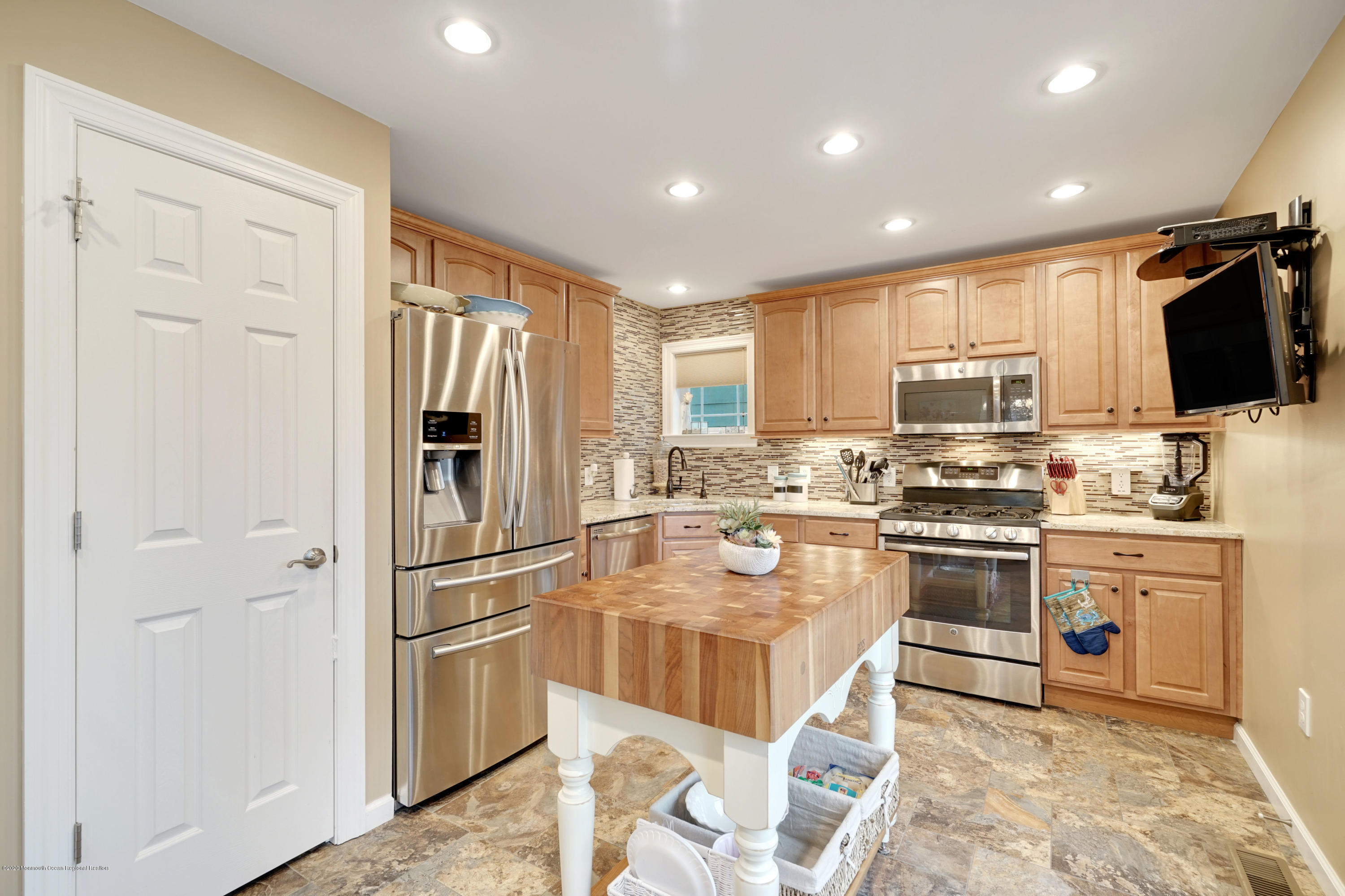 211 Johnson Road Lavallette, NJ 08735 - Photo 14 of 57 017_dsc07312-dsc07316