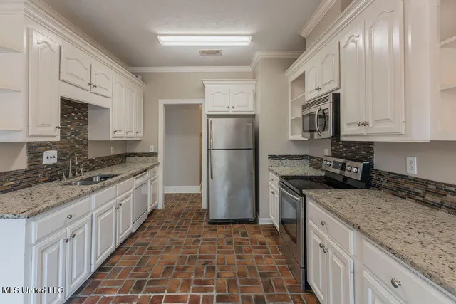 $316,000 | 331 Cypress Creek Road, Brandon, MS 39047