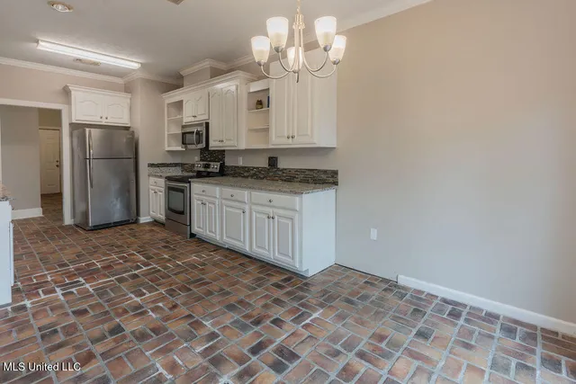 $316,000 | 331 Cypress Creek Road, Brandon, MS 39047