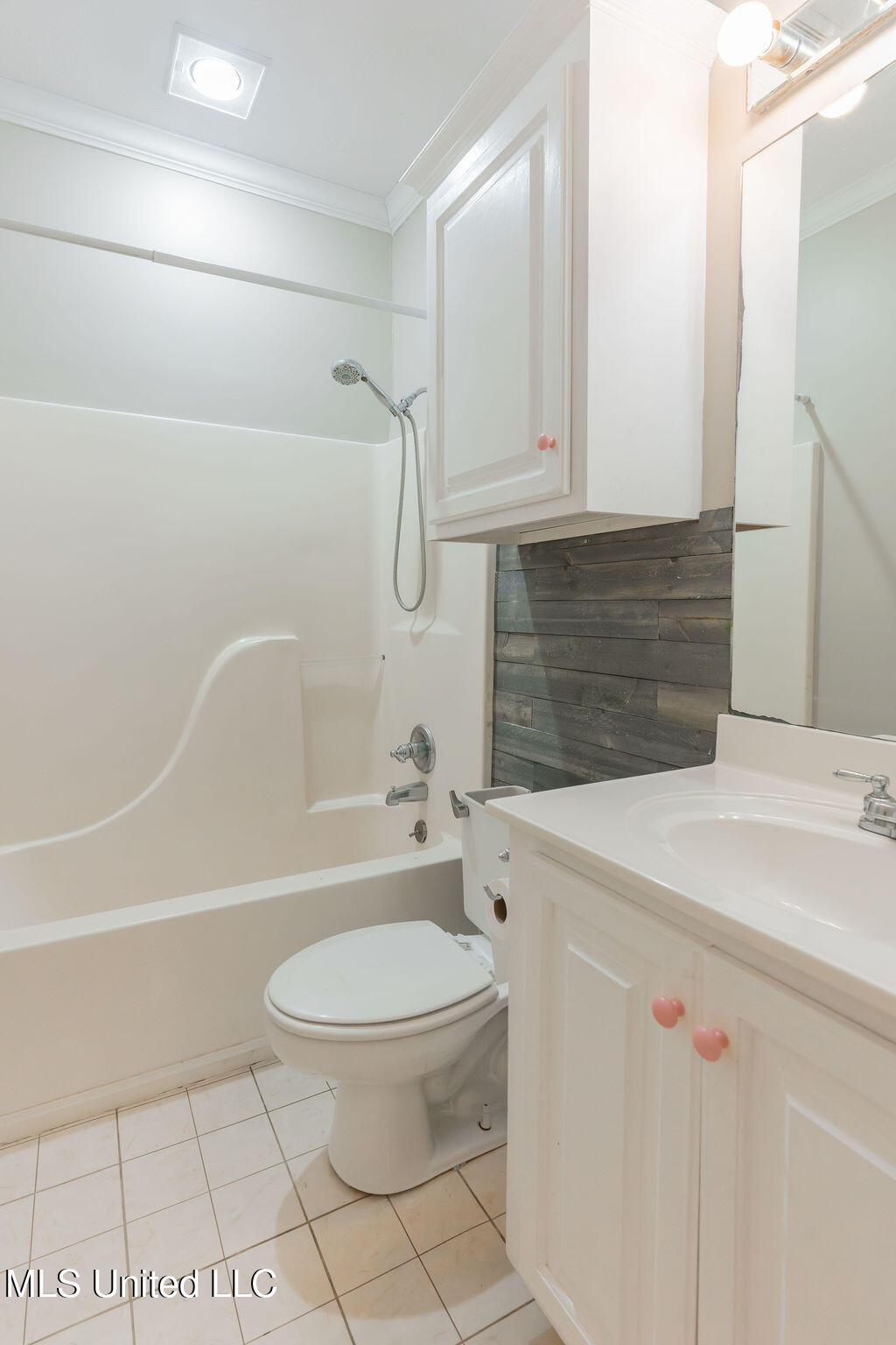 331 Cypress Creek Road Brandon, MS 39047 - Photo 45 of 65 45-HallBathroom