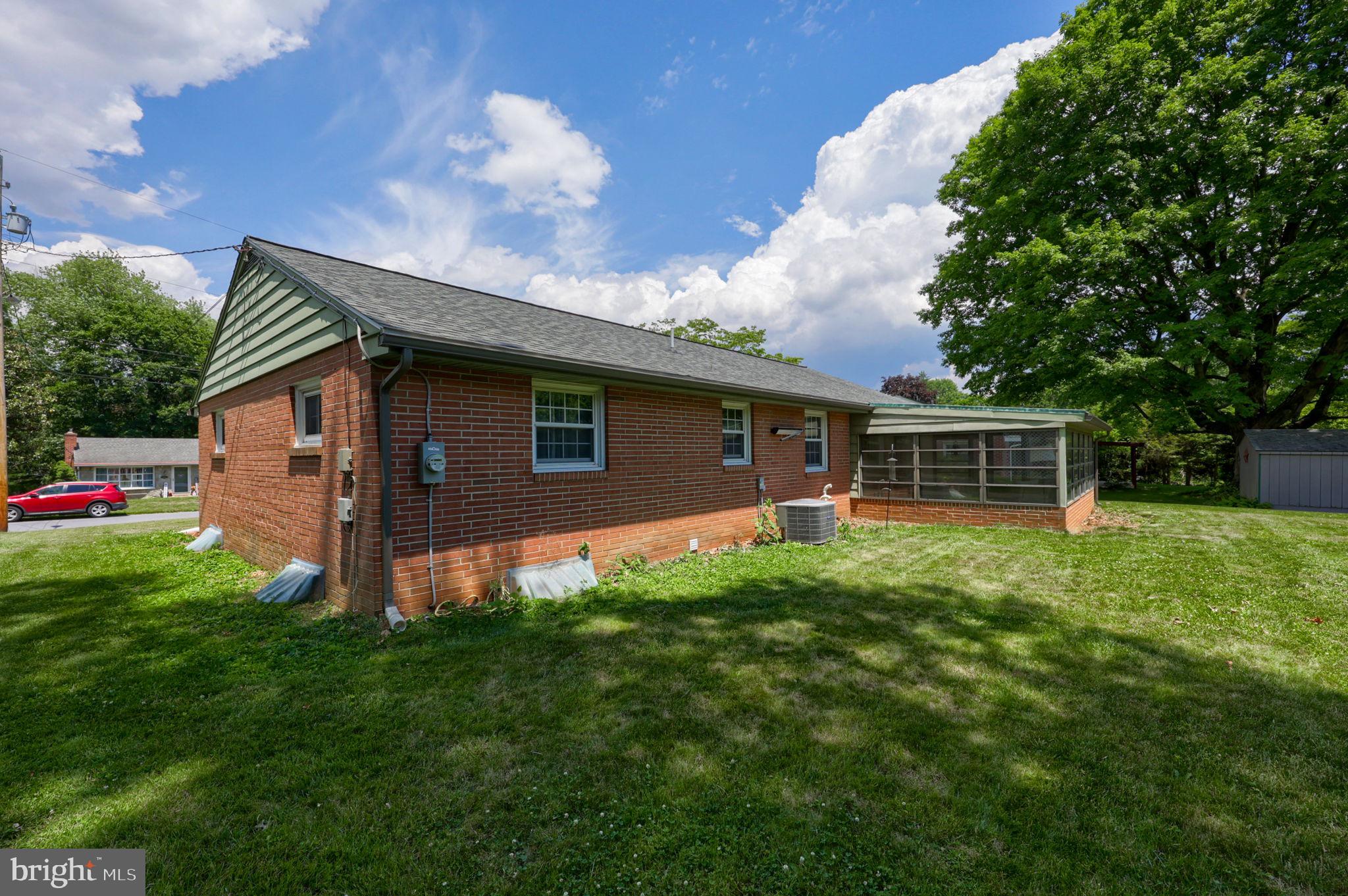 1602 Vista Road Lancaster, PA 17601 - Photo 3 of 45