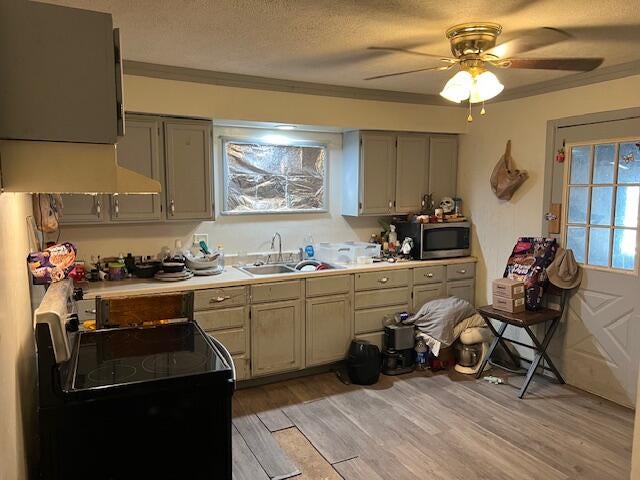 3652 West Harbor Road Port Clinton, OH 43452 - Photo 12 of 22 11-Kitchen