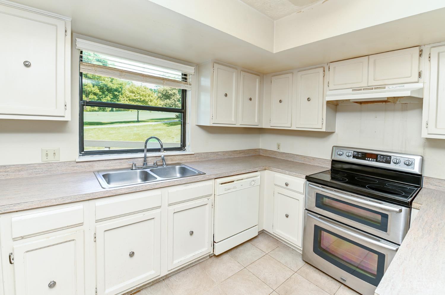 8022 Timbertree Way West Chester, OH 45069 - Photo 10 of 57