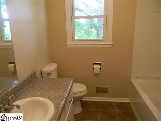 6118 Highway 11 Inman, SC 29349 - Photo 6 of 19
