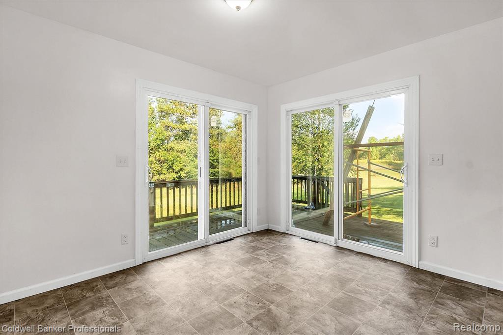 12445 Germany Road Fenton, MI 48430 - Photo 9 of 25