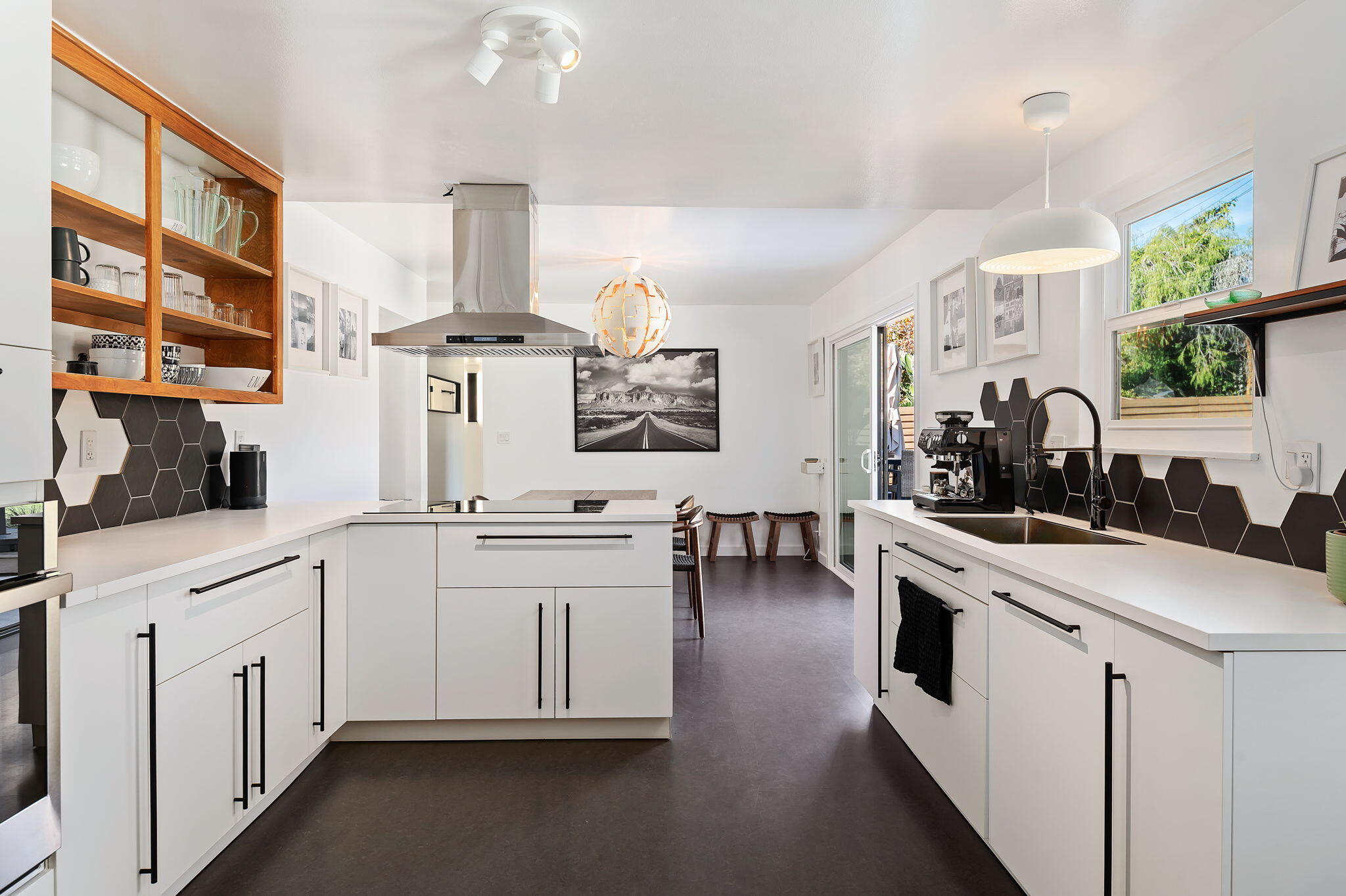 5762 Berkeley Road Goleta, CA 93117 - Photo 9 of 23 Kitchen