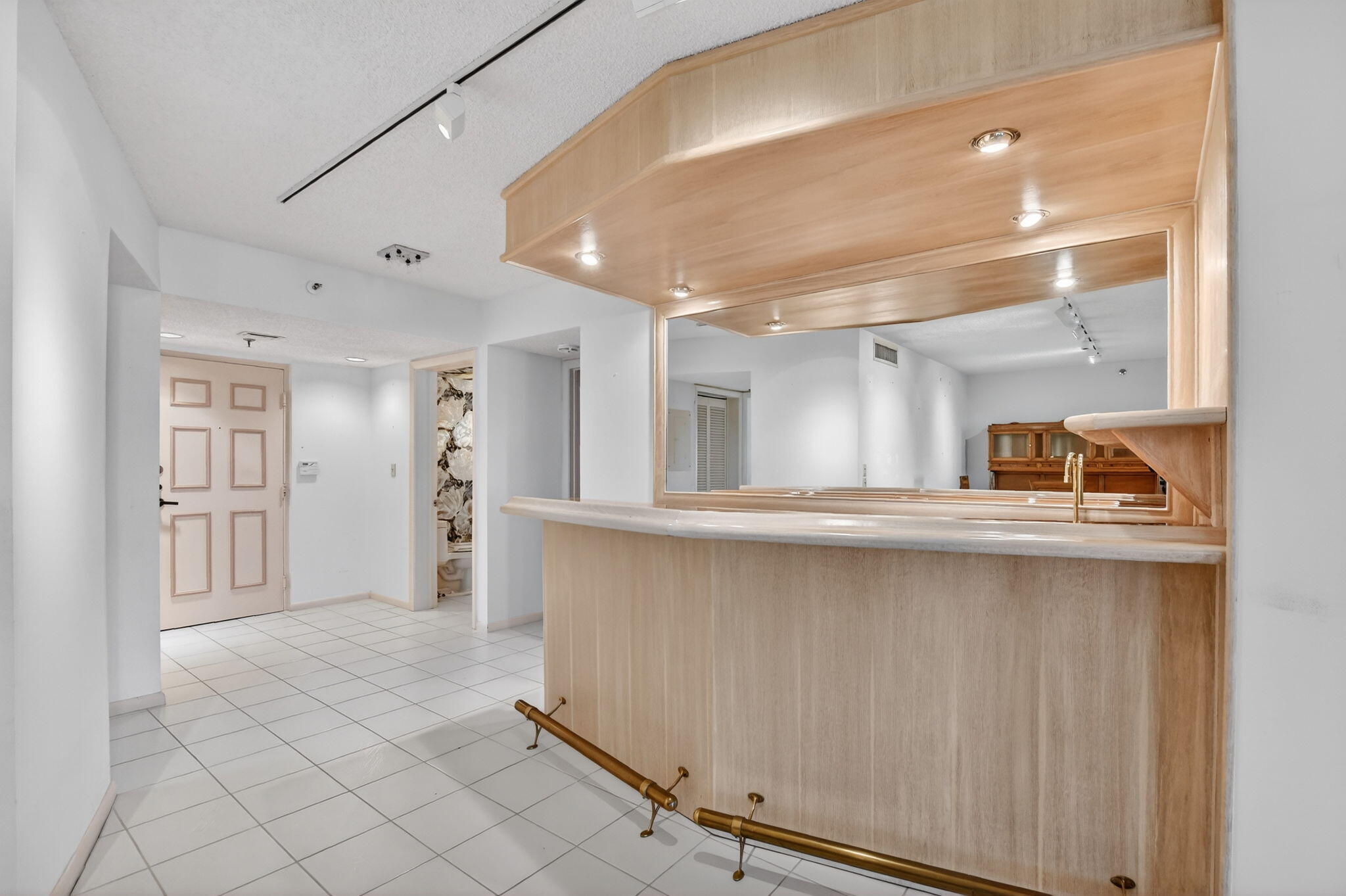 7564 Regency Lake Drive, Unit 701 Boca Raton, FL 33433 - Photo 11 of 47 built in bar