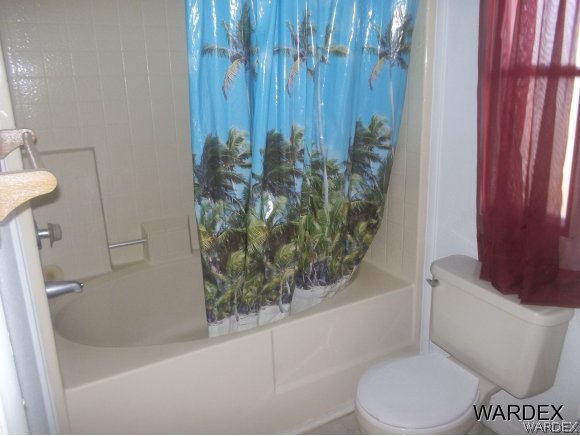 4086 Cibola Road Golden Valley, AZ 86413 - Photo 10 of 16 Master bathroom