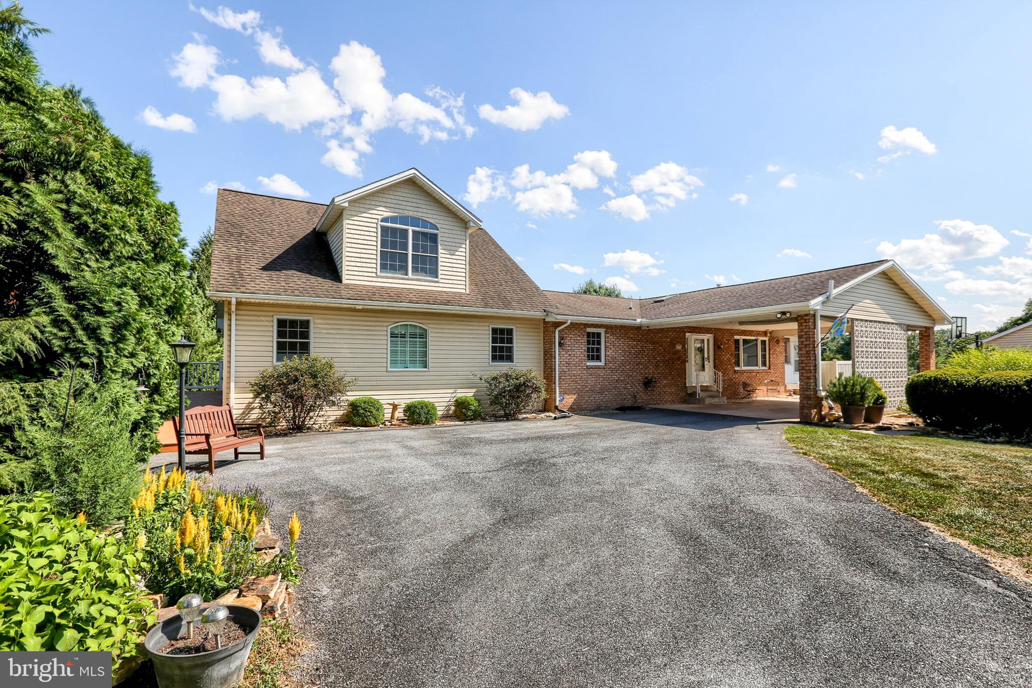 2173 Mapledale Road Elizabethtown, PA 17022 - Photo 1 of 108 Gallery Image 1